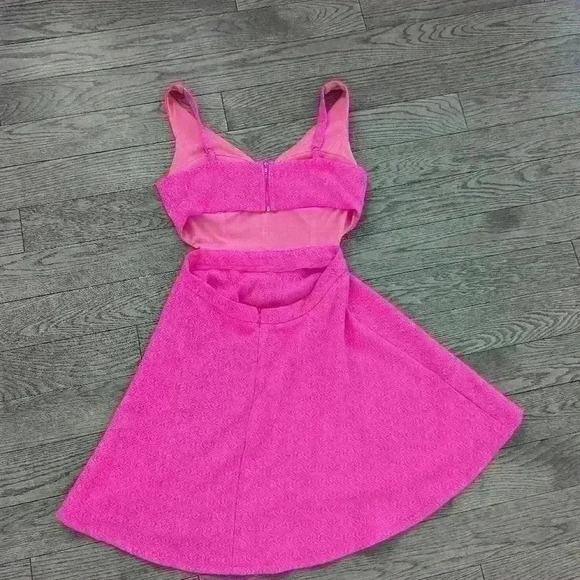 Hot  Pink Mini Dress great for Prom - size medium - Picture 3 of 5
